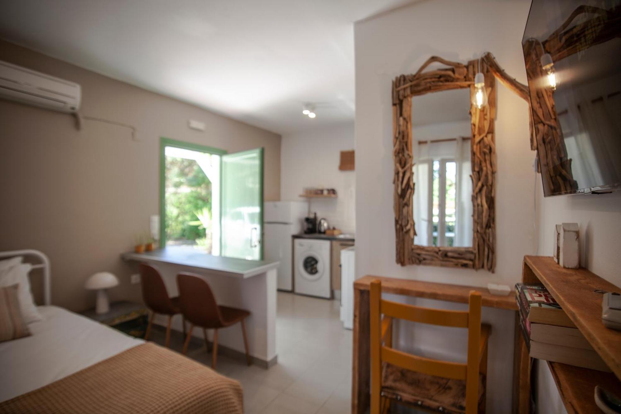 Ferienwohnung Lilou Kompítsion Exterior foto